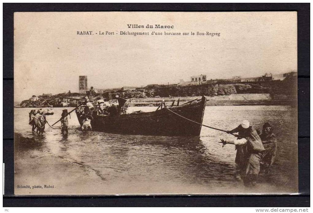 Villes du Maroc - Rabat - Le Port - Déchargement d'une Barcasse sur le Bou-Regreg
