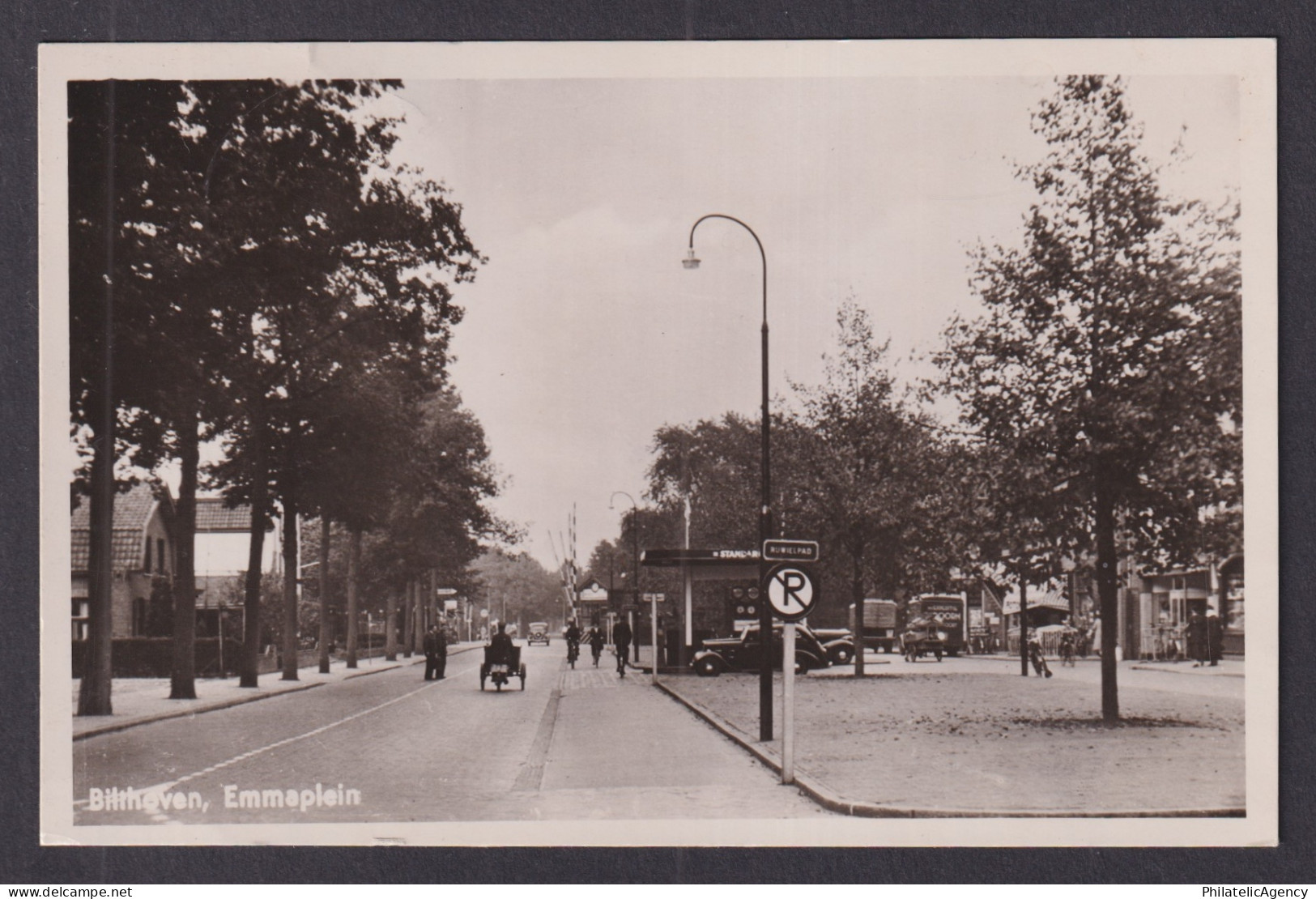 Vintage Postcard Netherlands Bilthoven Emmaplein