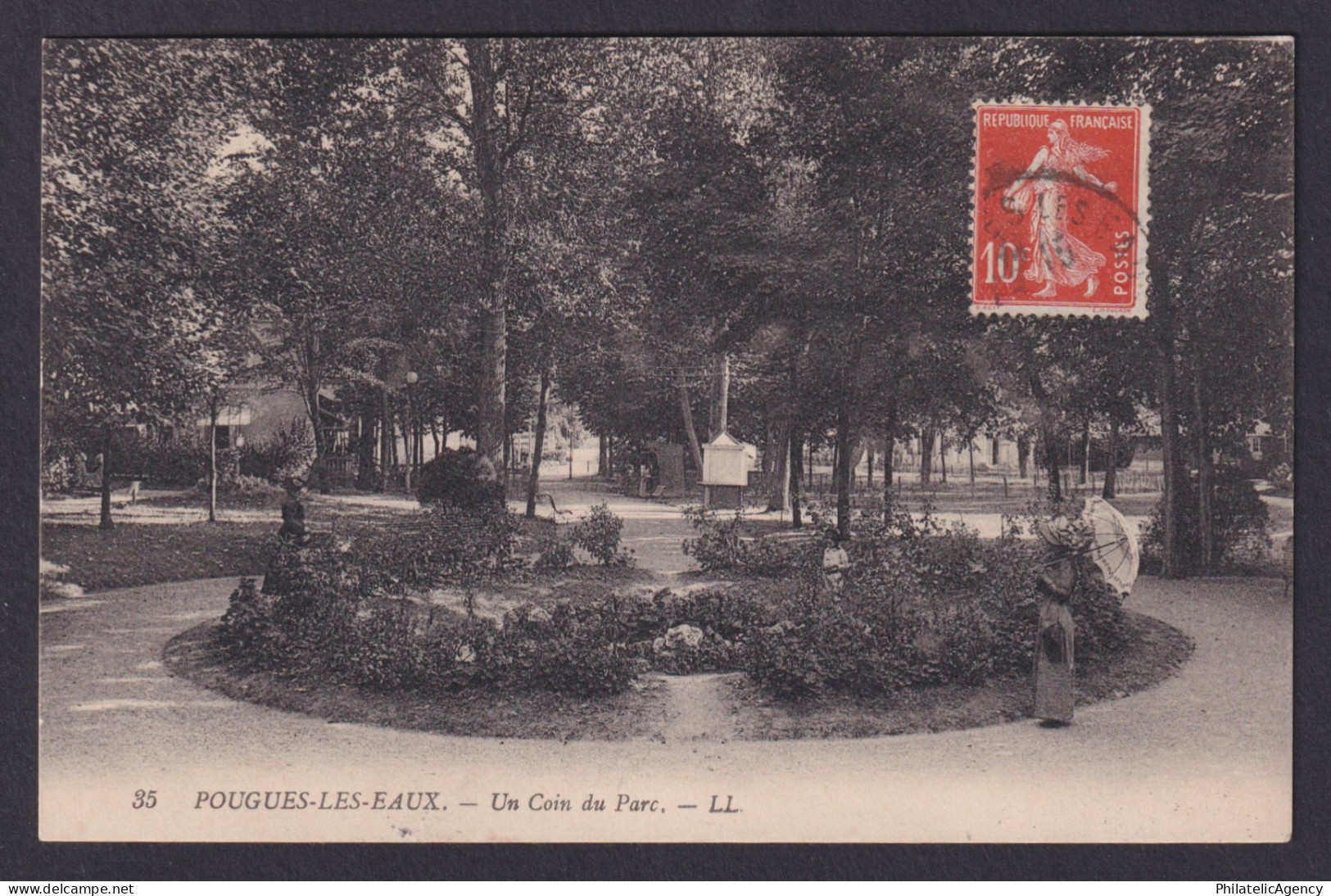Vintage postcard Pougues-les-Eaux France Nievre Spa Resort Park View 1914