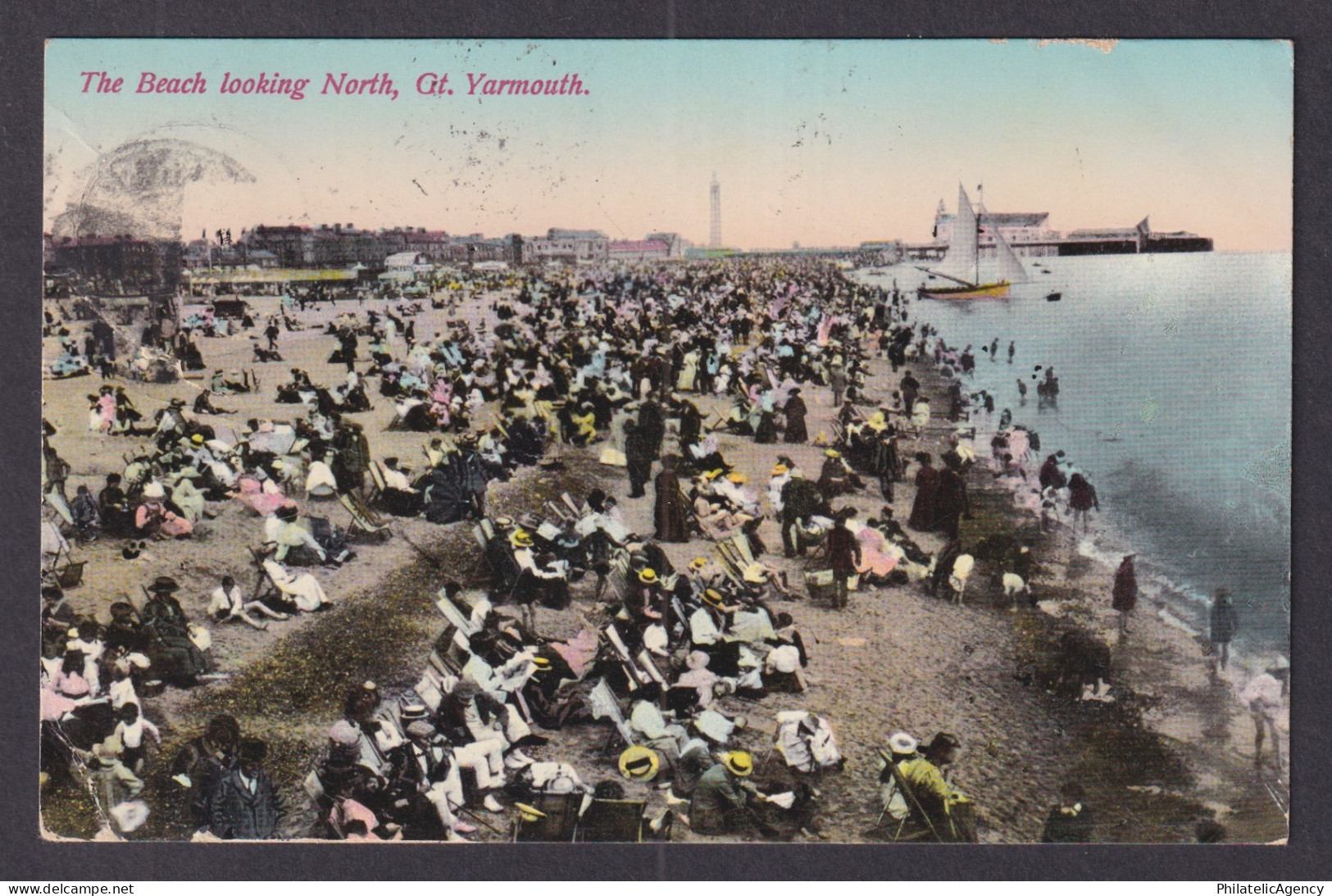 Vintage Postcard United Kingdom Great Yarmouth Beach looking North
