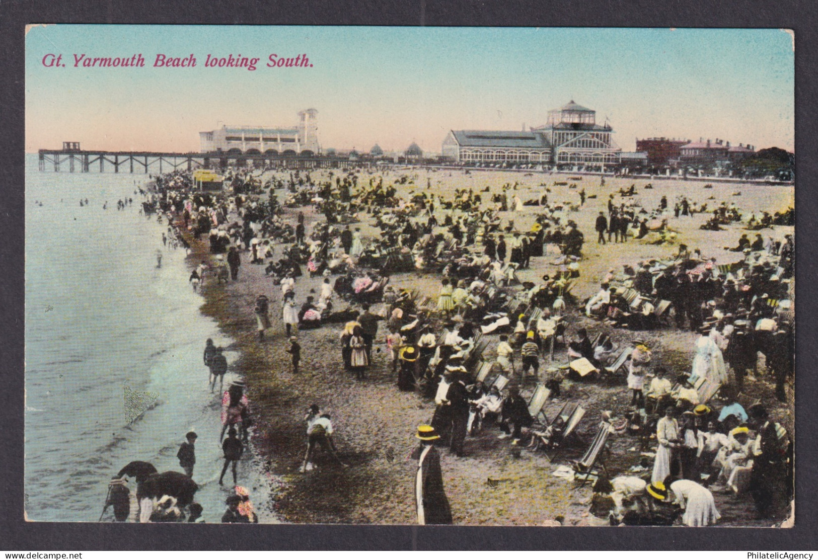 Vintage Postcard United Kingdom Great Yarmouth Beach looking South