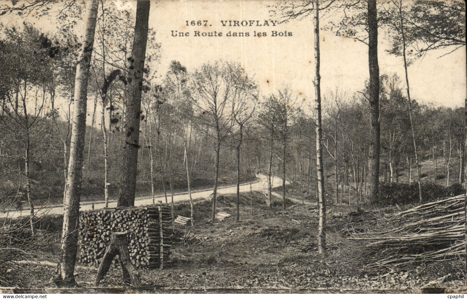 Viroflay - Une Route dans les bois - CPA
