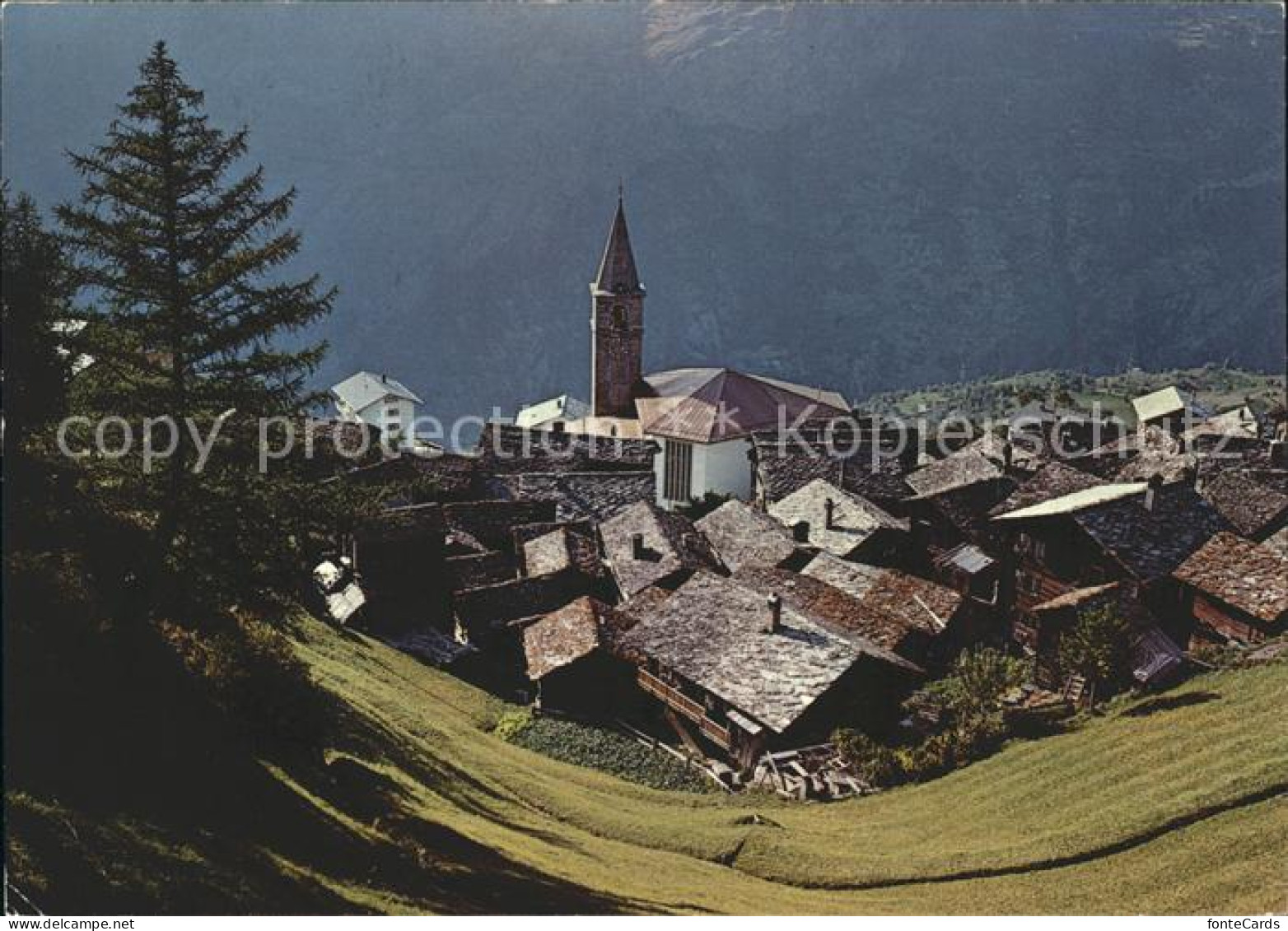 Visperterminen Ortsansicht mit Kirche