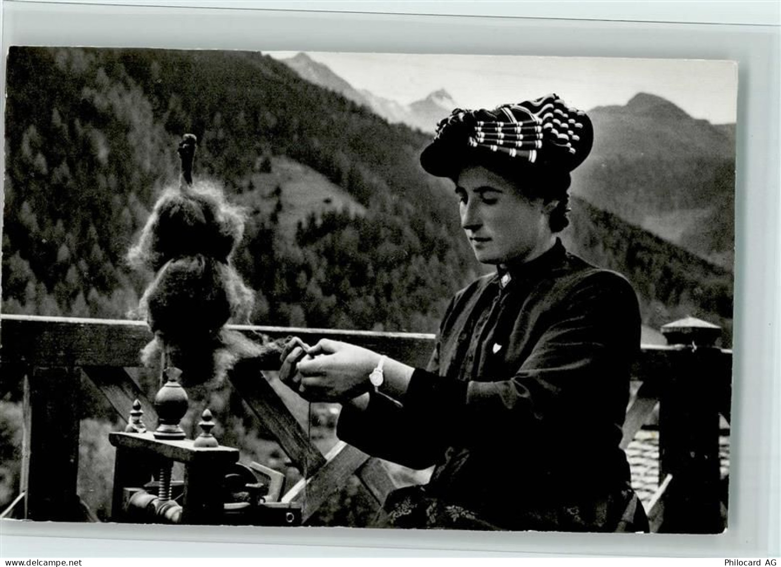 Vissoie Soussillon La jolie coiffure du Val dAnniviers Tracht Schweiz - 11062716