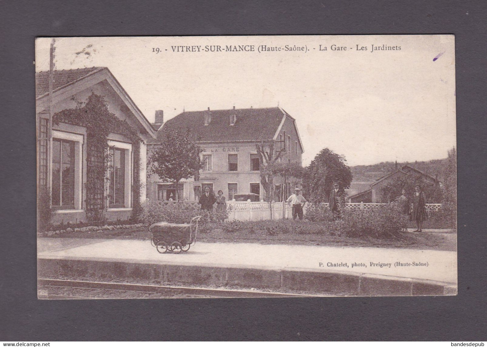 Vitrey sur Mance (70) La Gare Les Jardinets (animée landau  3933 )