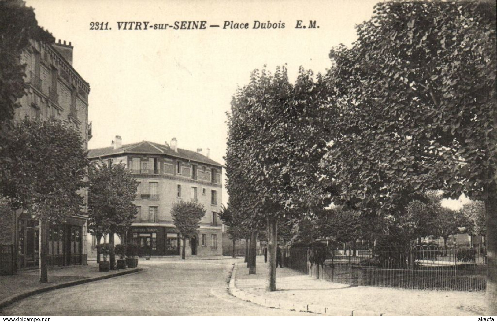 VITRY sur SEINE-Place Dubois (180349)