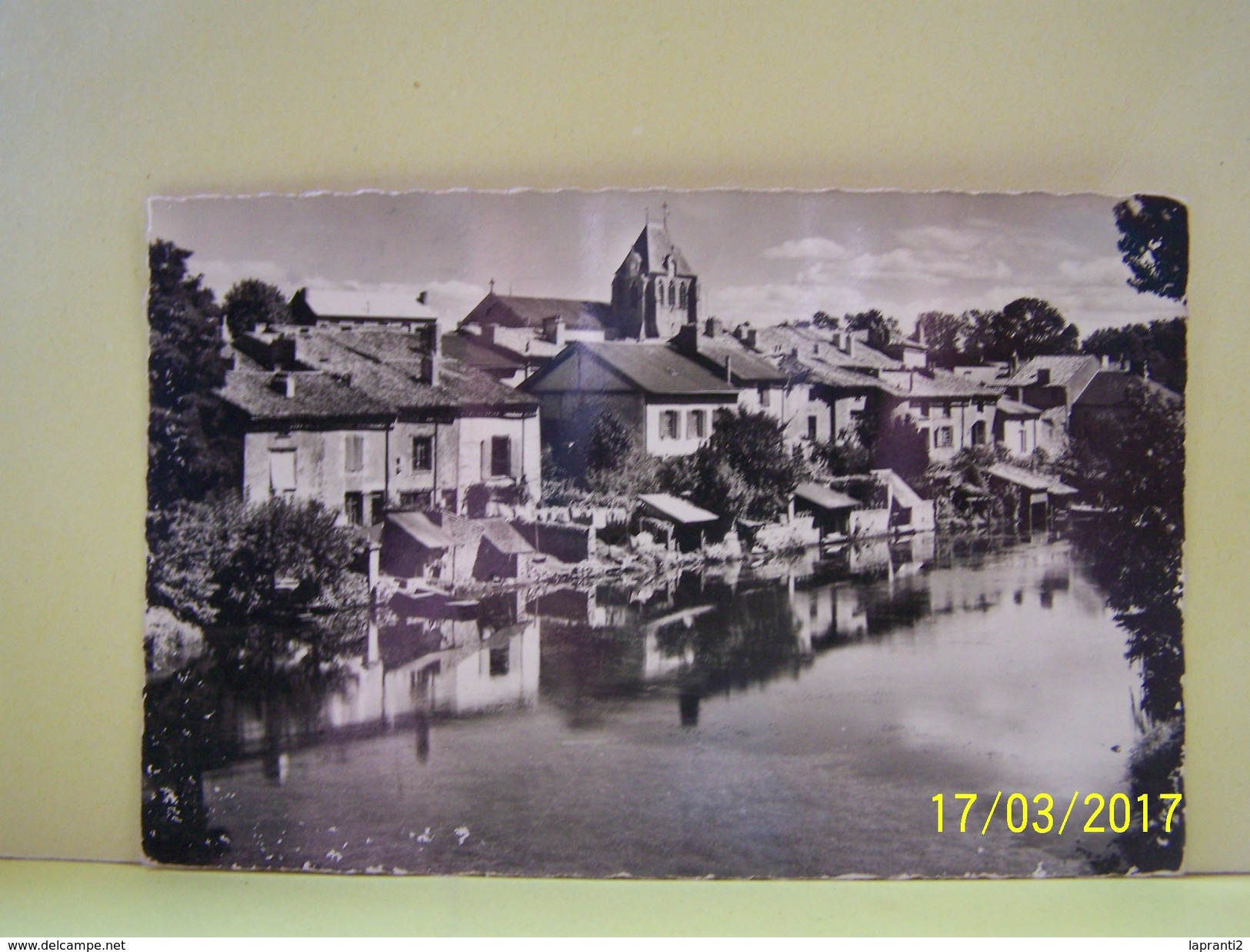 VIVONNE (VIENNE) LE BASSIN DE LA VONNE.