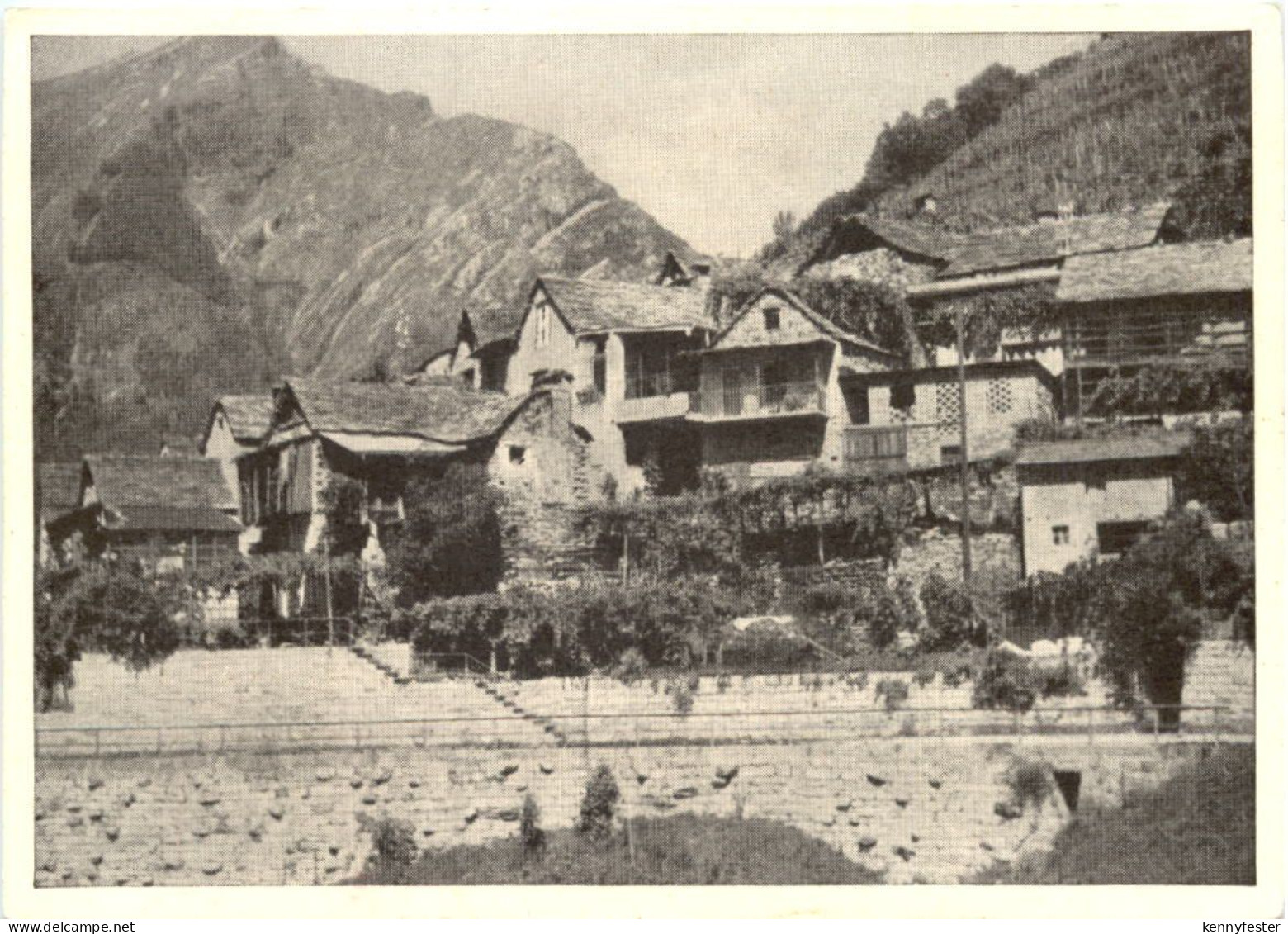 Vogorno im Tessin