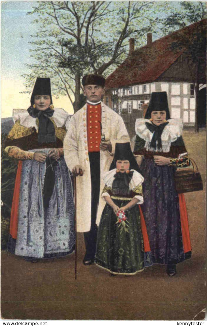 Volkstrachten aus Schaumburg Lippe