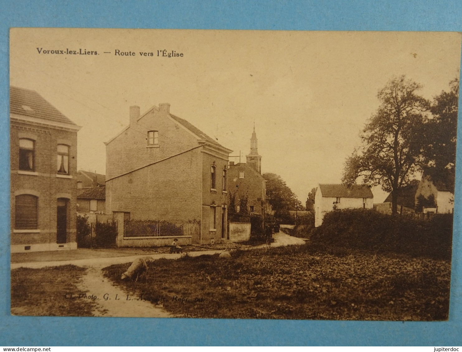 Voroux-lez-Liers Route vers l'Eglise