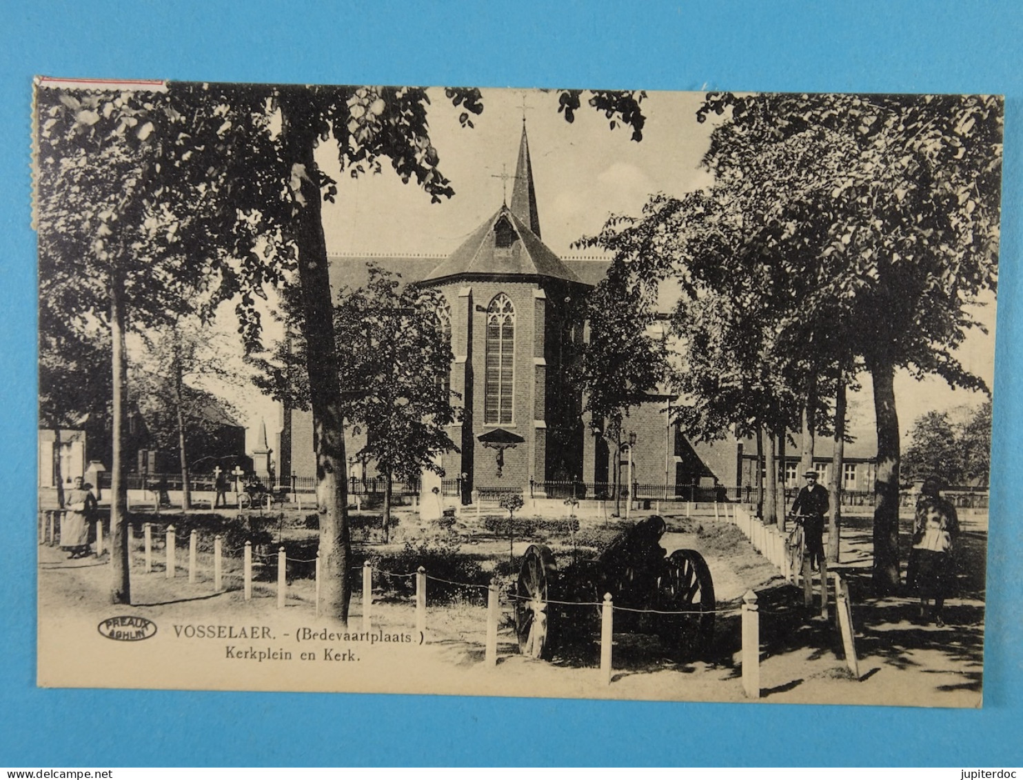 Vosselaar (Bedevaartplaats) Kerkplein en kerk