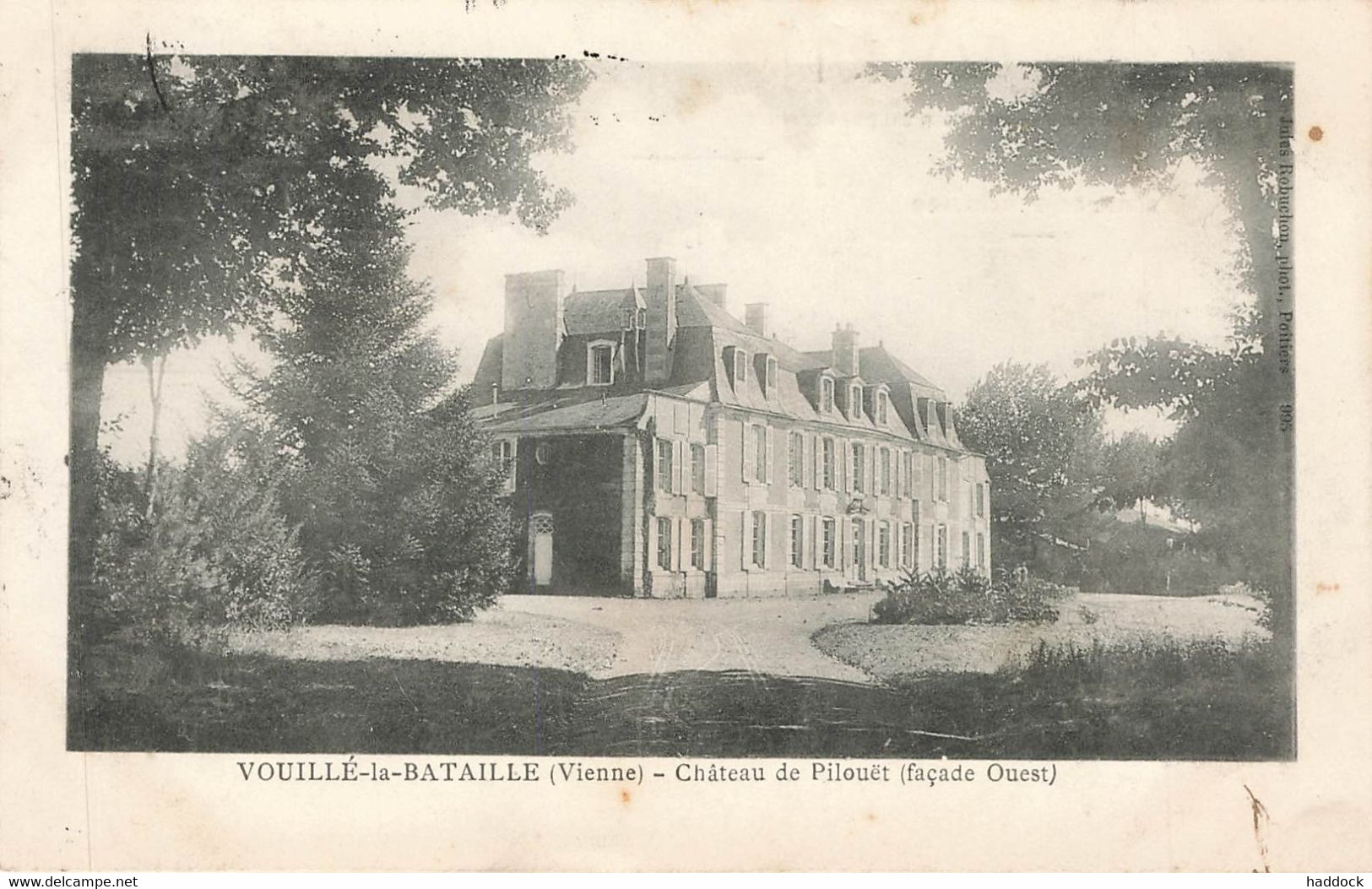 VOUILLE LA BATAILLE : CHATEAU DE PILOUET (FACADE OUEST)