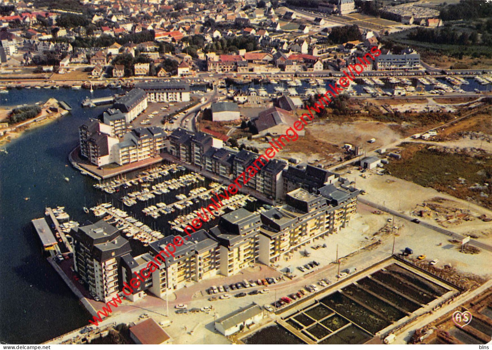 Vue d'ensemble du nouveau Port - Courseulles-sur-Mer - (14) Calvados