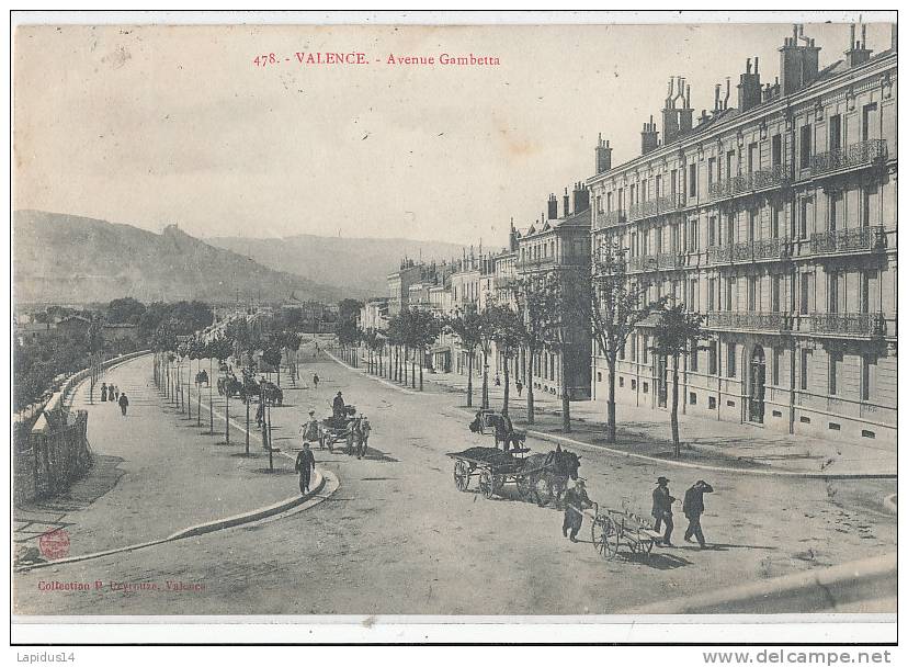 W626 /CPA  VALENCE (26) AVENUE GAMBETTA