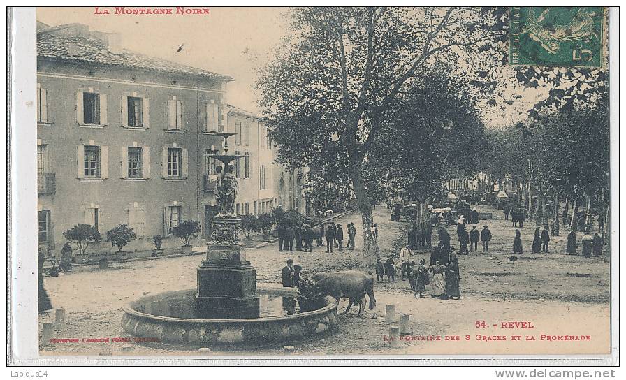 W701/C P A   REVEL  (31) LA FONTAINE DES TROIS GRASSES ET LA PROMENADE