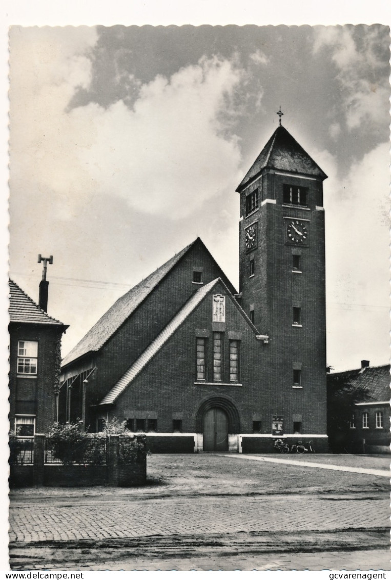 WAARSCHOOT  FOTOKAART  SINT MAURUSKERK    2 AFBEELDINGEN