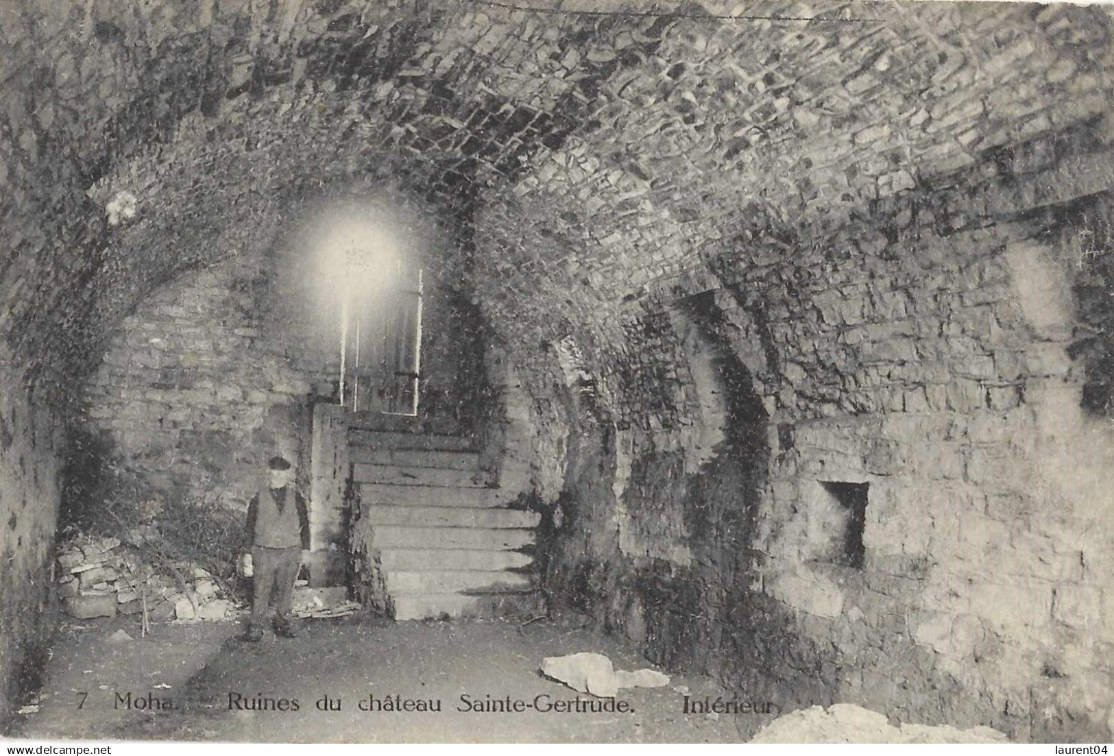 WANZE. MOHA.  RUINES DU CHATEAU SAINTE GERTRUDE.  INTERIEUR.jpg
