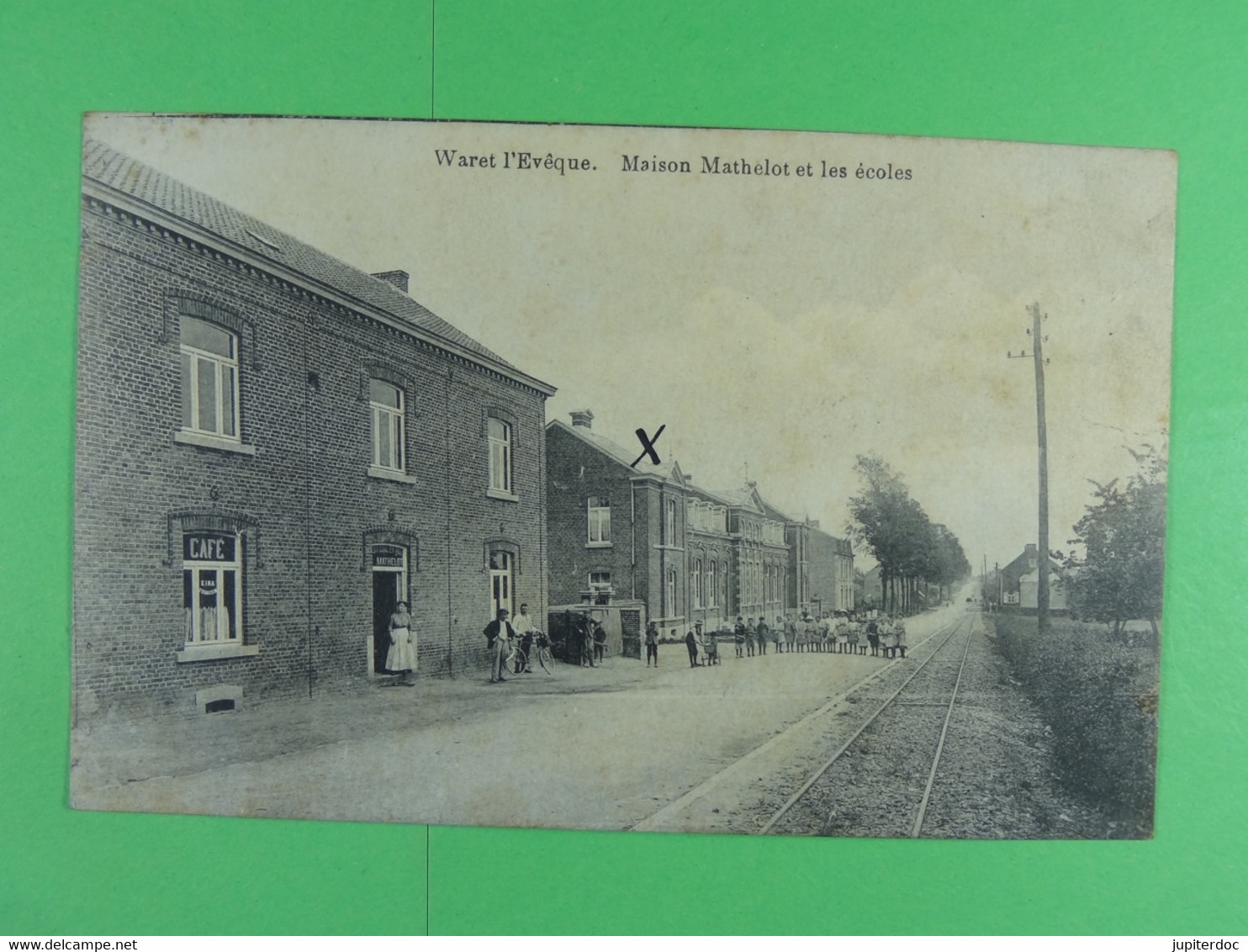 Waret l'Evêque Maison Mathelot et les écoles