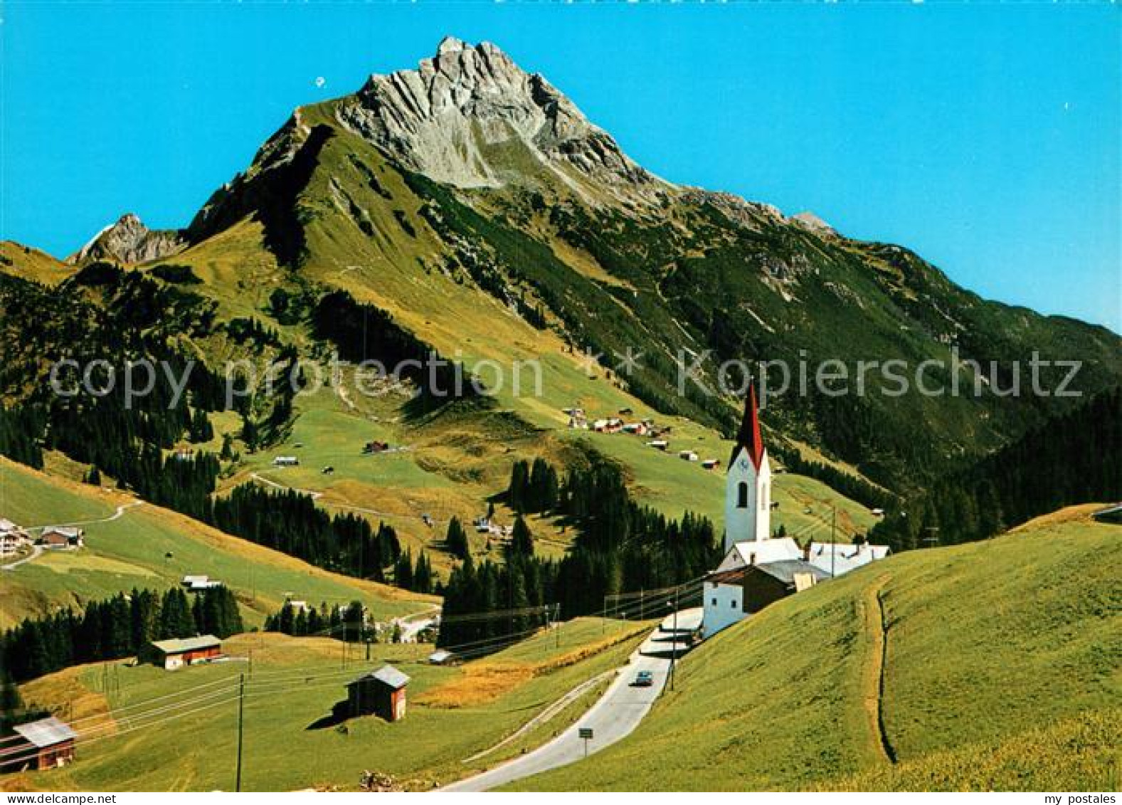 Warth Vorarlberg mit Kirche und Biberkopf