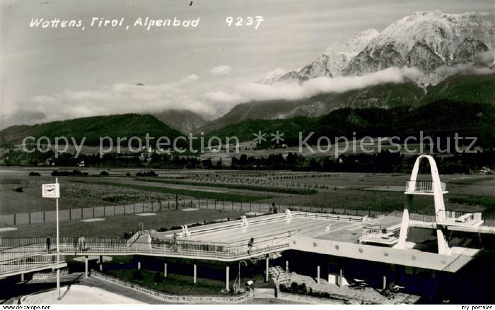 Wattens Alpenbad Landschaftspanorama Alpen