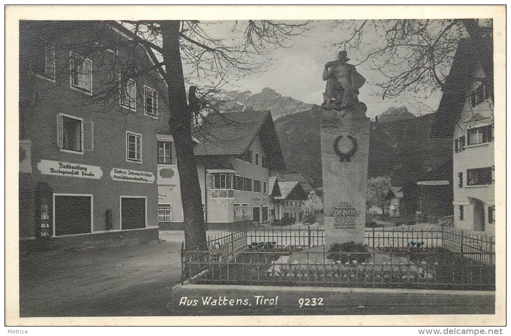WATTENS - place monument aux morts.