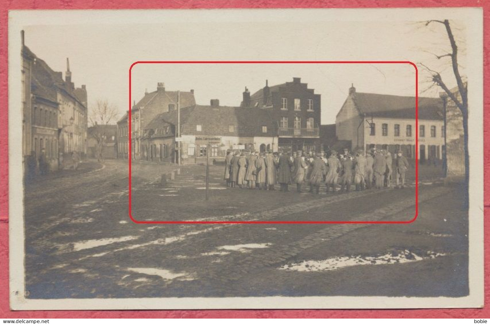 Wavrin dépt. Nord : Carte Photo Orchestre  Soldats Allemands sur la place de l'église - Estaminet  / Guerre de 1914-18