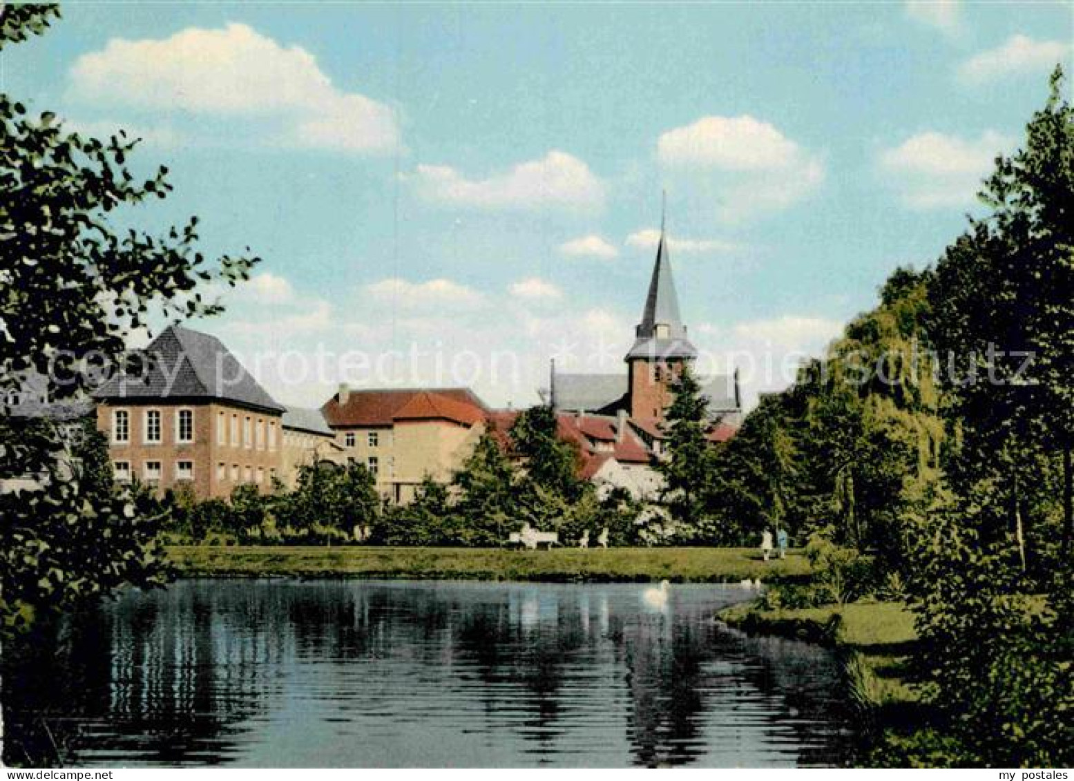 Wegberg Muehlenweiher Kirche Rathaus
