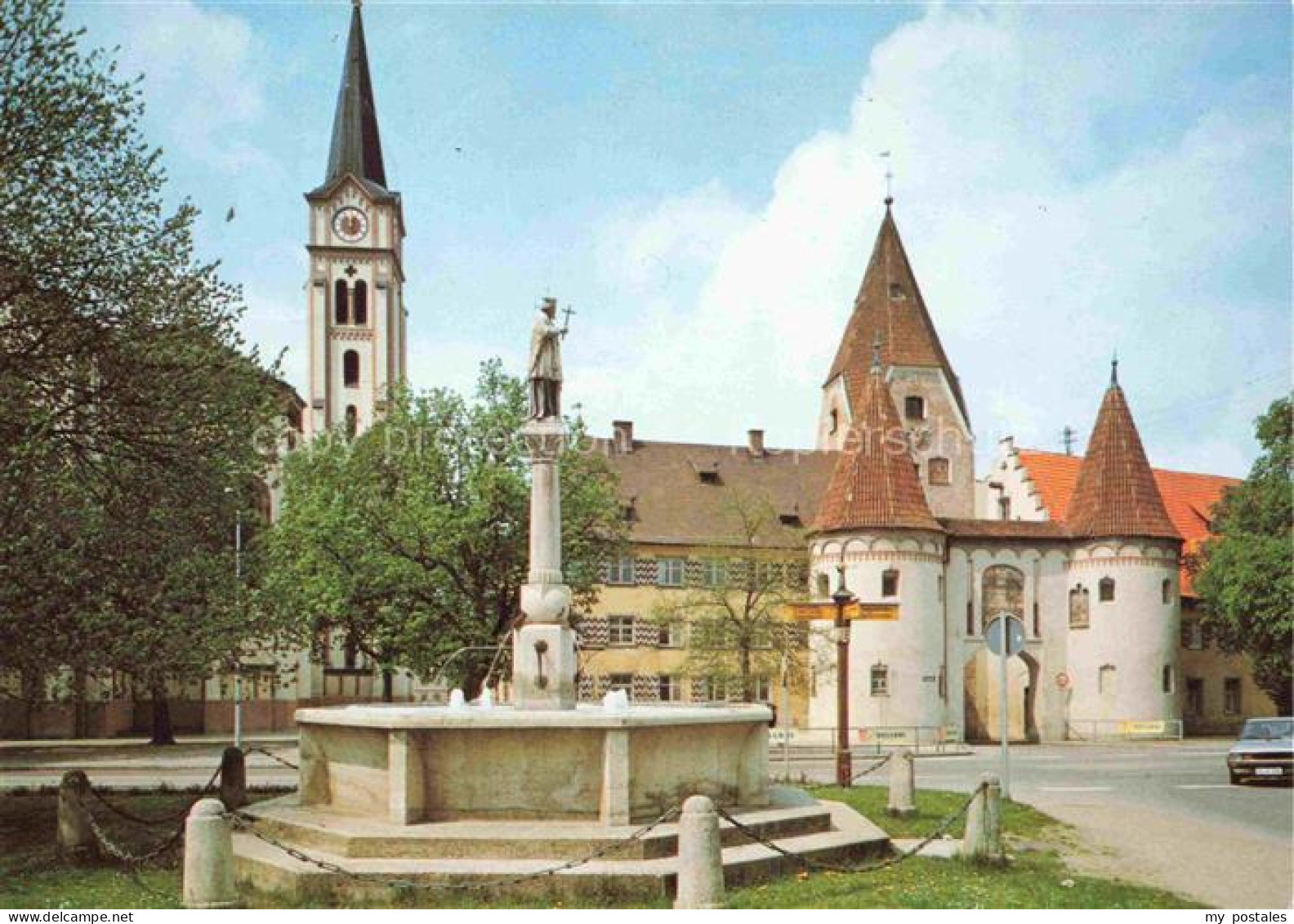Weissenhorn Neu-Ulm Bayern Oberes Tor Nepomuk-Brunnen Stadtpfarrkirche