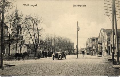 CPA Waukawysk Wolkowysk Weißrussland, Marktplatz, Automobil