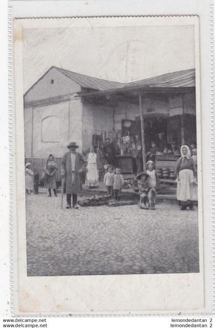 Jüdischer Verkaufsstand an der Kathedrale in Pinsk. *