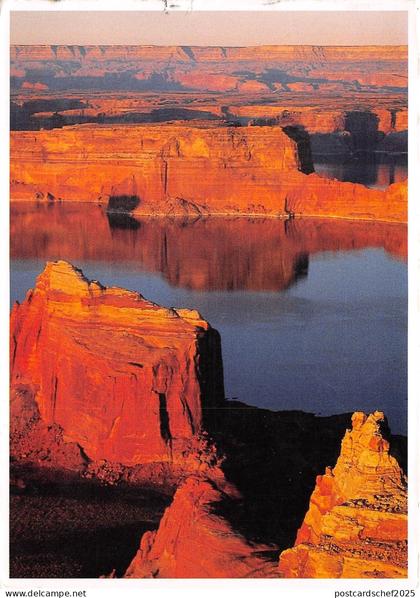 B52272 Lake Powell Glen Canyon National Recreation Area usa