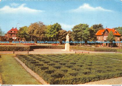 D015270 Putten. Vel. Monument Oorlogsslachtoffers. Post Card