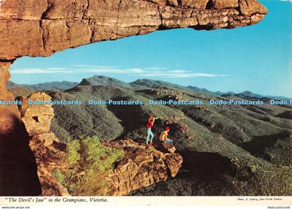 D100850 Victoria. The Devil Jaw in the Grampians. John Hinde. Biscay Greetings.