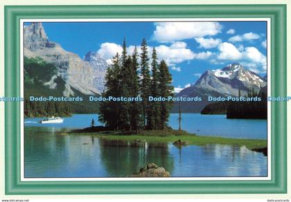 D267923 Canada Maligne Lake Jasper National Park Alberta Alberta Color Productio