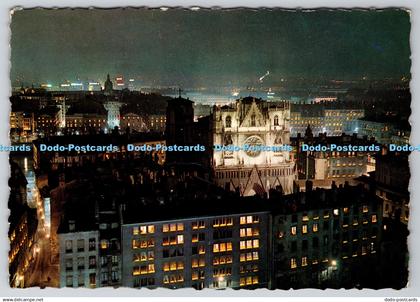 D309522 Lyon La Cathedrale Saint Jean et la Ville le Soir des Illuminations du 8