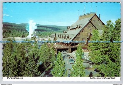 D312160 Yellowstone National Park. Old Faithful Inn. Yellowstone Park. Mike Robe
