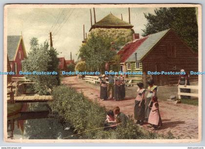 D320035 National Costumes of Holland. Spakenburg. A. G. v. Agtmaal Baarn