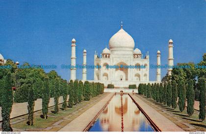 R055073 India. The Taj Mahal at Agra in Northern India
