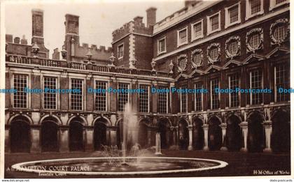 R095663 Hampton Court Palace. Fountain Court. Office of Works