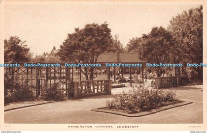 R349257 Kensington Gardens Lowestoft Tuck