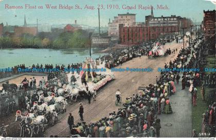 R673541 Mich. Ramona Float on West Bridge. Grand Rapids. Bert Ricker