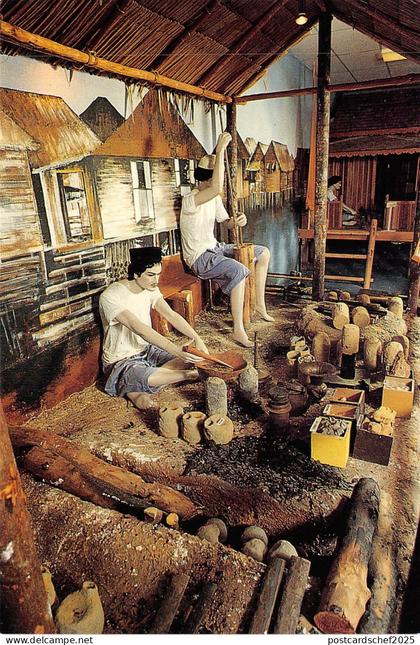 us8165 menuang tembaga brass smithing malay technology museum brunei