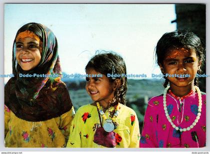 L350324 Children From Interior. Sultanate of Oman. Family Bookshop. 1987