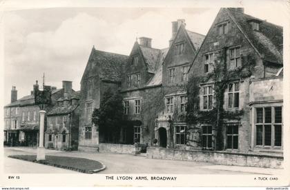 PC67011 The Lygon Arms. Broadway. Tuck. RP. 1955