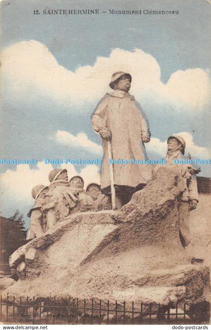 R044015 Sainte Hermine Monument Clemenceau