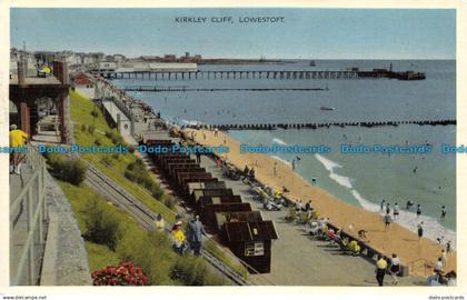 R092922 Kirkley Cliff. Lowestoft. Dennis