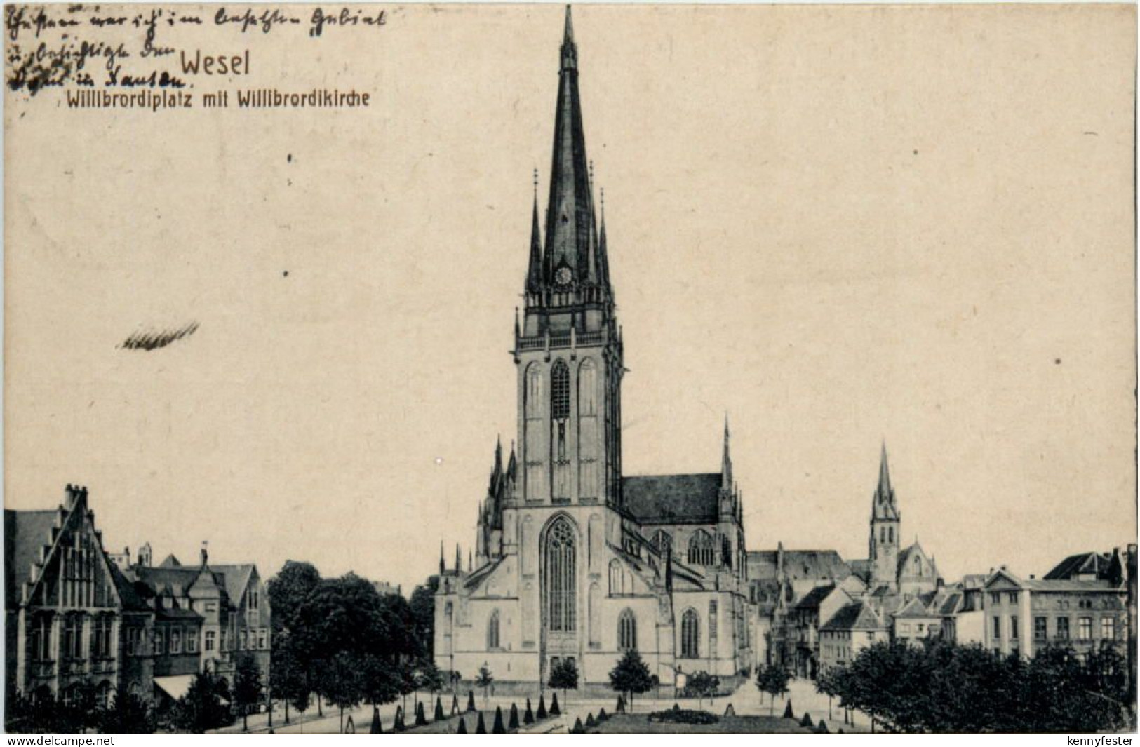 Wesel, Willibrordirplatz mit Willibrordirkirche