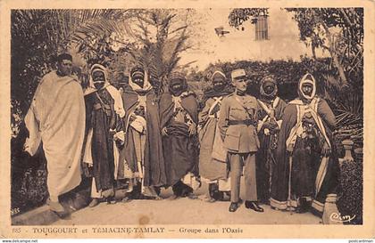 Sahara - Groupe de touaregs et un officier français à Touggourt, Algérie - Ed. Mme. Barbot-Dewamme, Libraie des Touriste