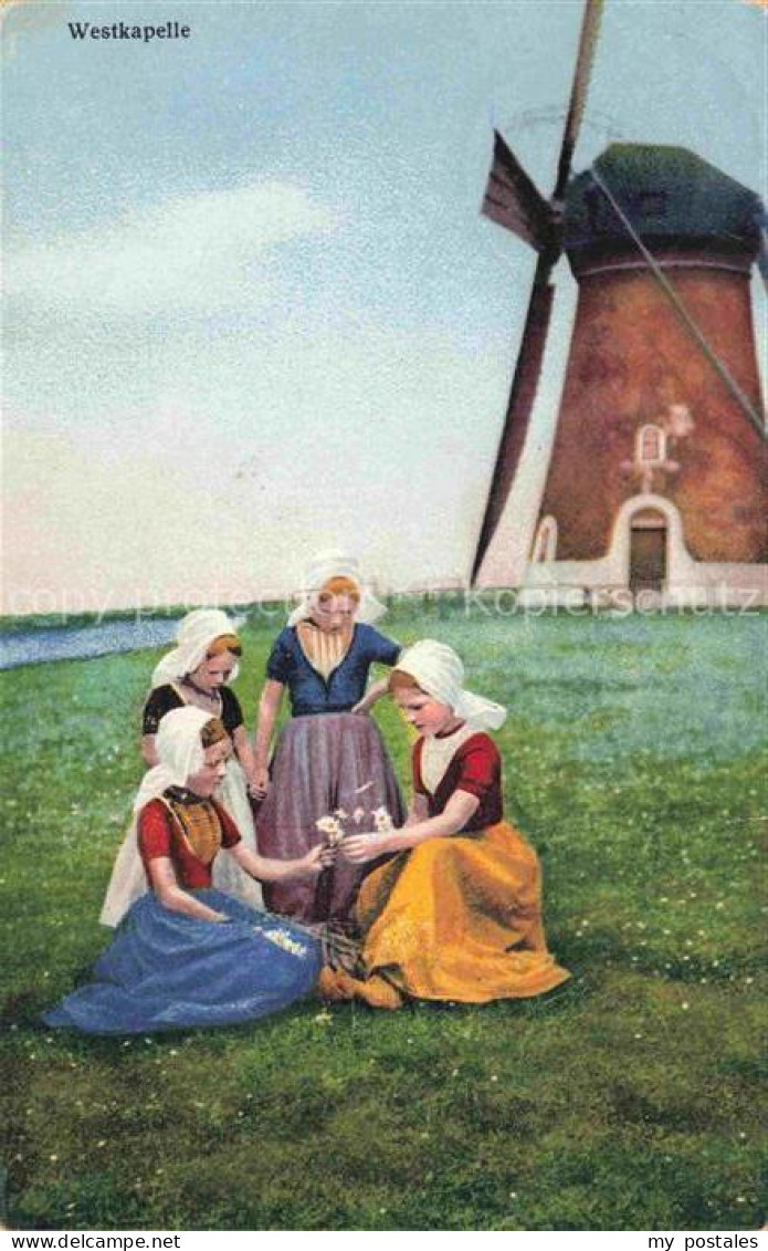 WESTKAPELLE Veere Zeeland NL Muehle Volkstrachten