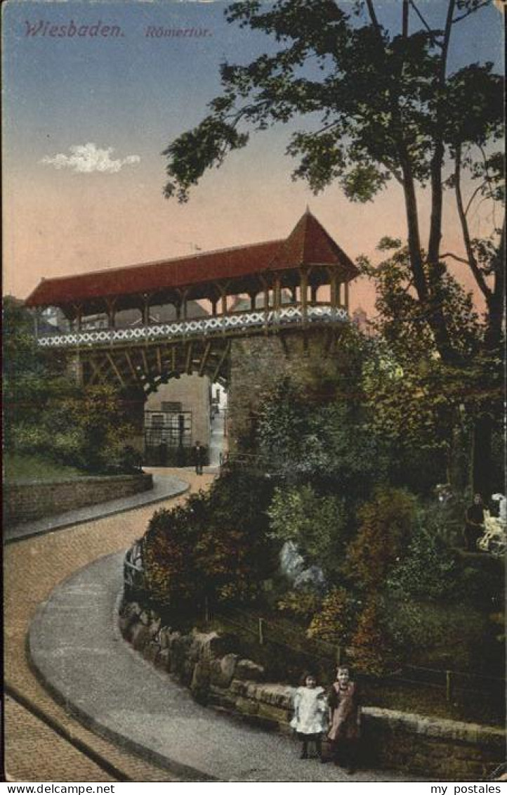 Wiesbaden Roemertor Kinder
